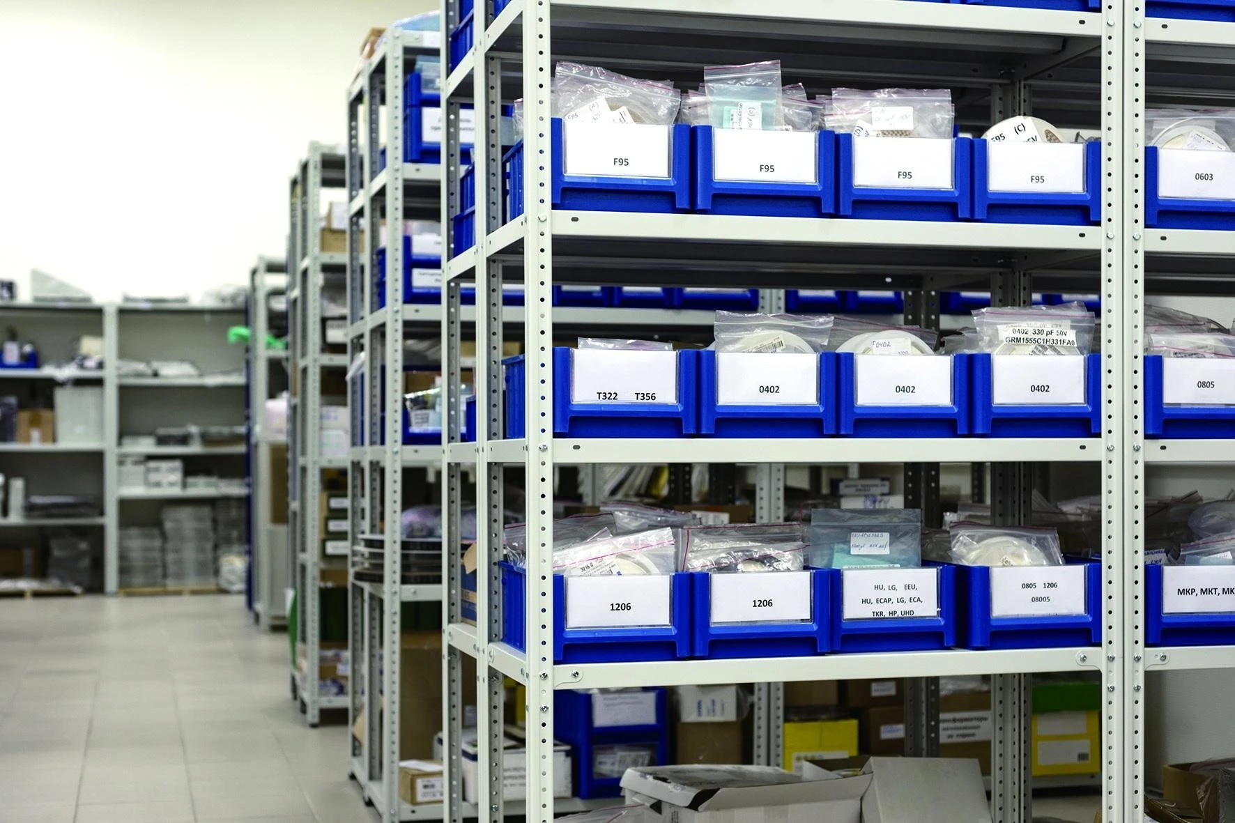 Automated rotating storage for materials and tools