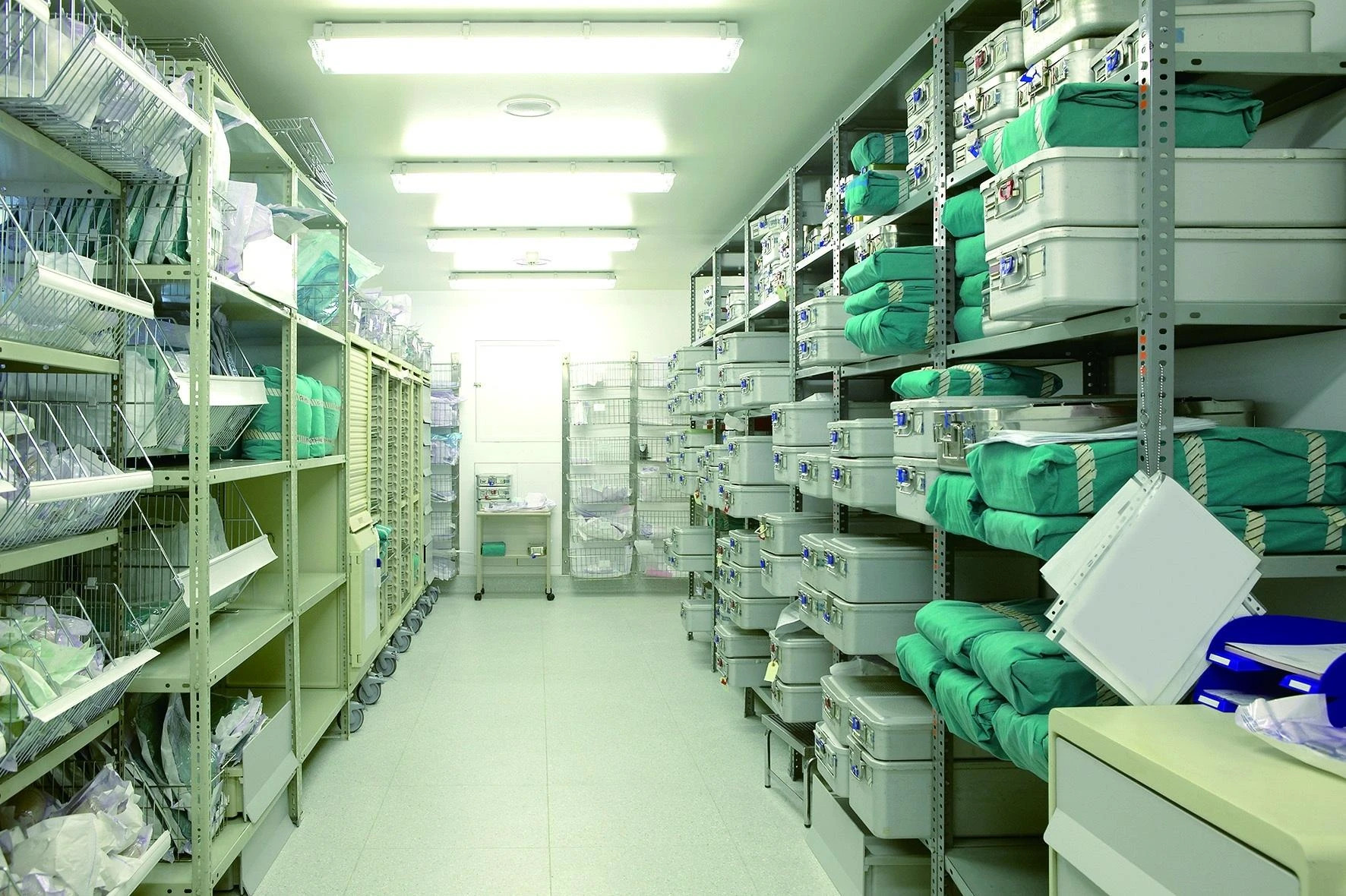 Smart storage system for medical supplies and equipment