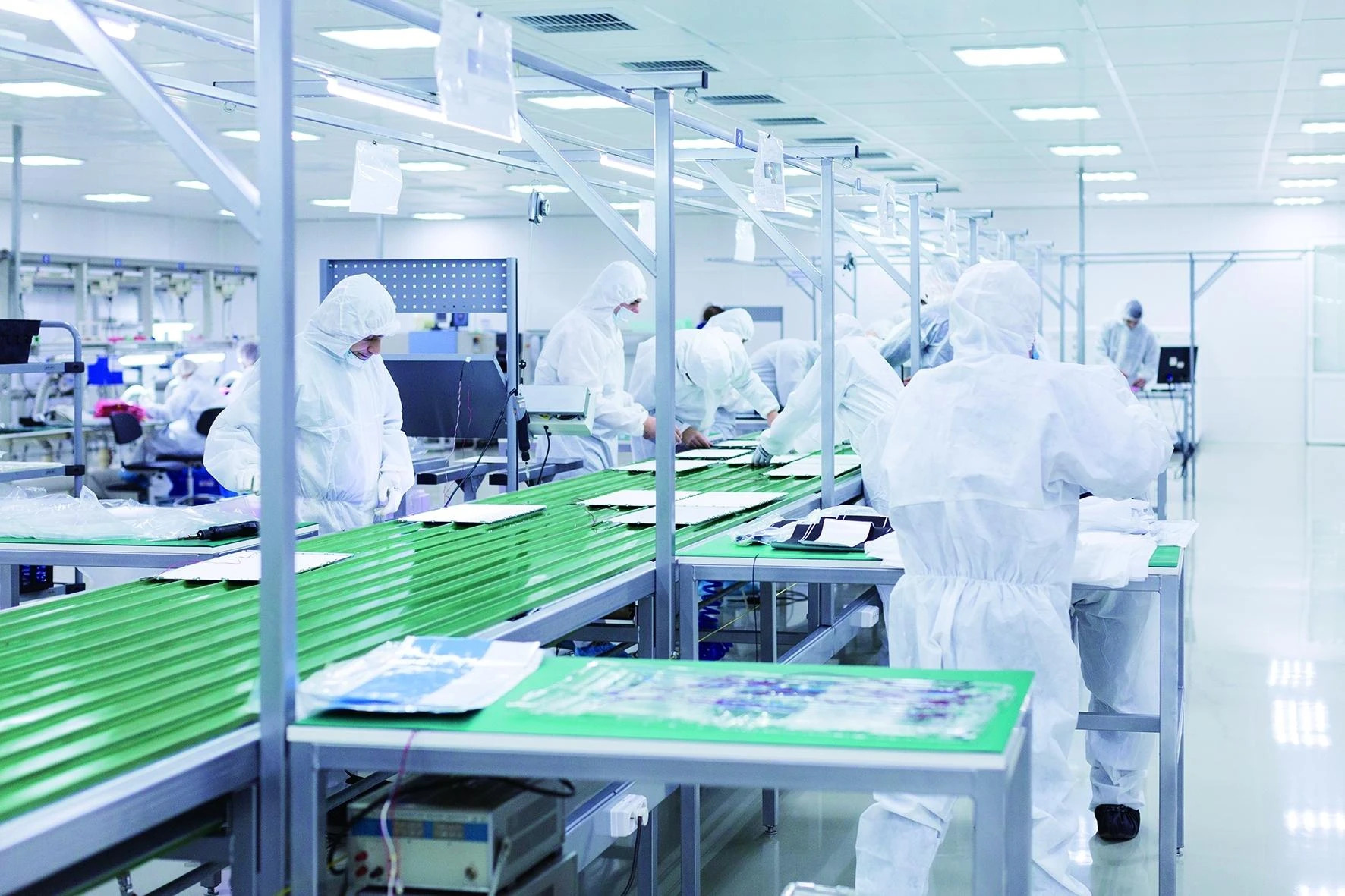 Smart rotating storage system for electronic line-side parts