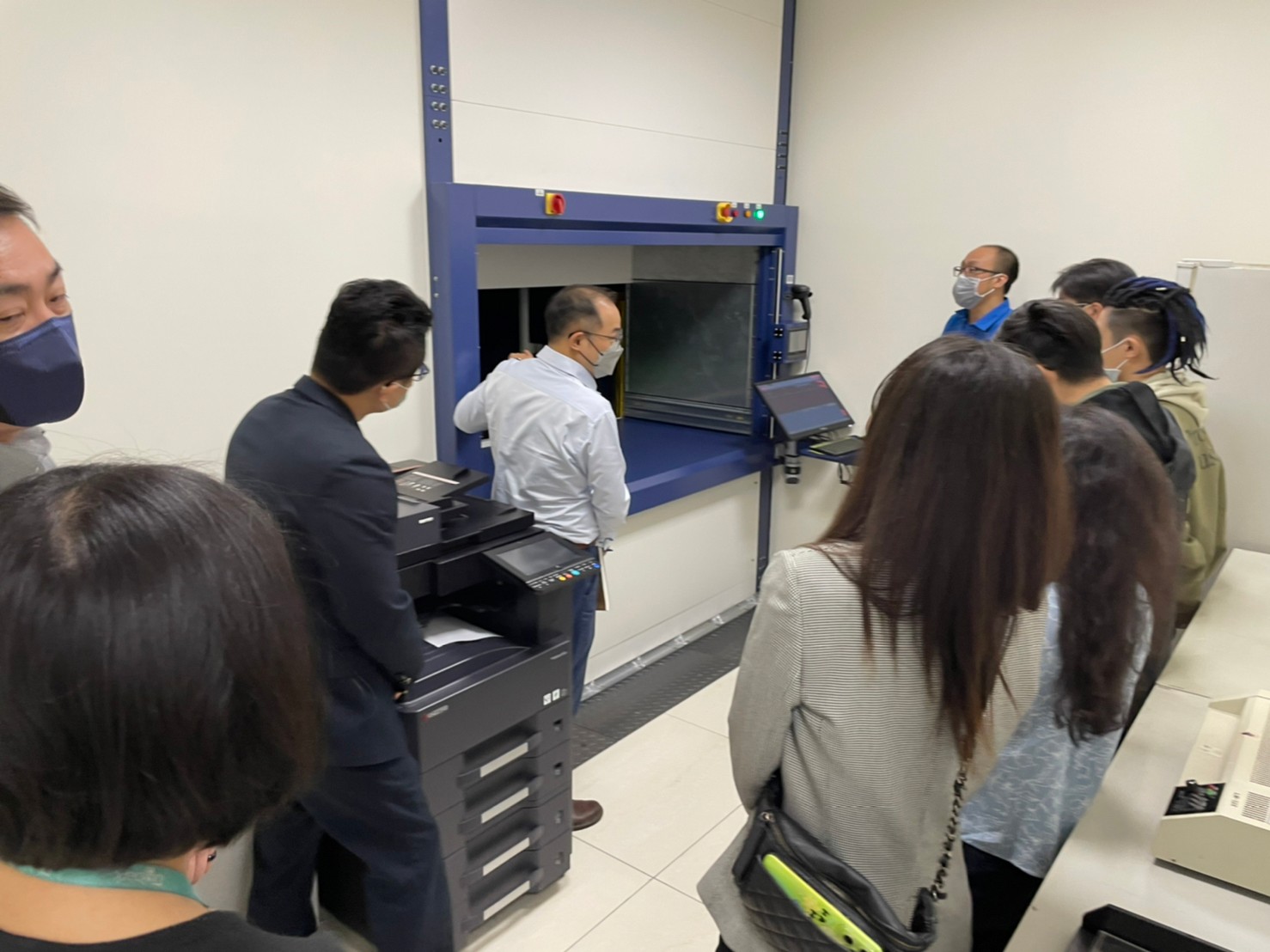 鈞曜科技自動倉儲典範參訪現場設備應用介紹